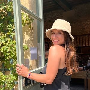 Meet your Posher, Nicole!